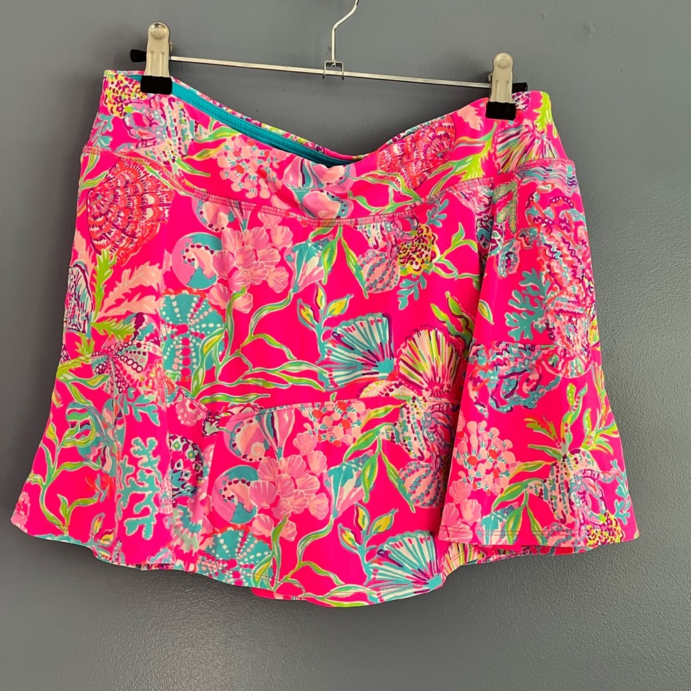 Lilly Pulitzer Luxletic Skort. Size M. NWT in Shell Me Something Good. UFP 50+